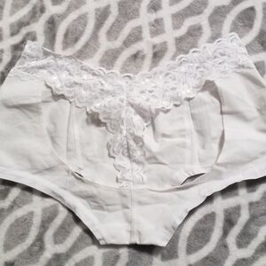 White Butt Lifting Boyshorts